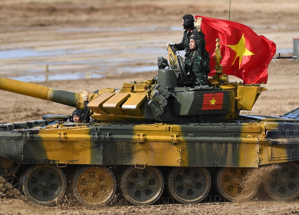 Doi xe tang Viet Nam ve dich dau tien o chung ket Tank Biathlon hinh anh
