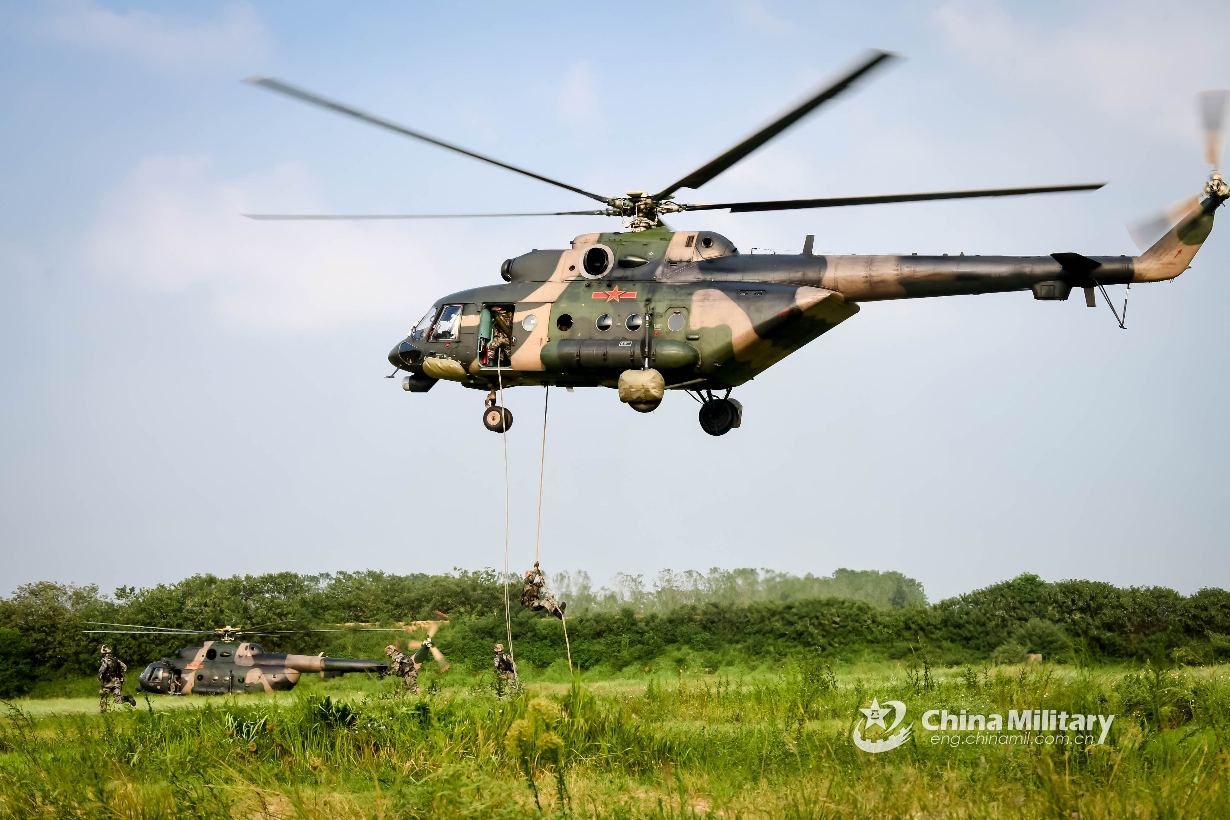 Hien dai hoa quan doi Trung Quoc anh 2