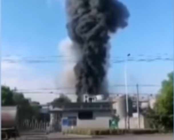 No nha may hoa chat o Ho Bac, 5 nguoi thiet mang hinh anh