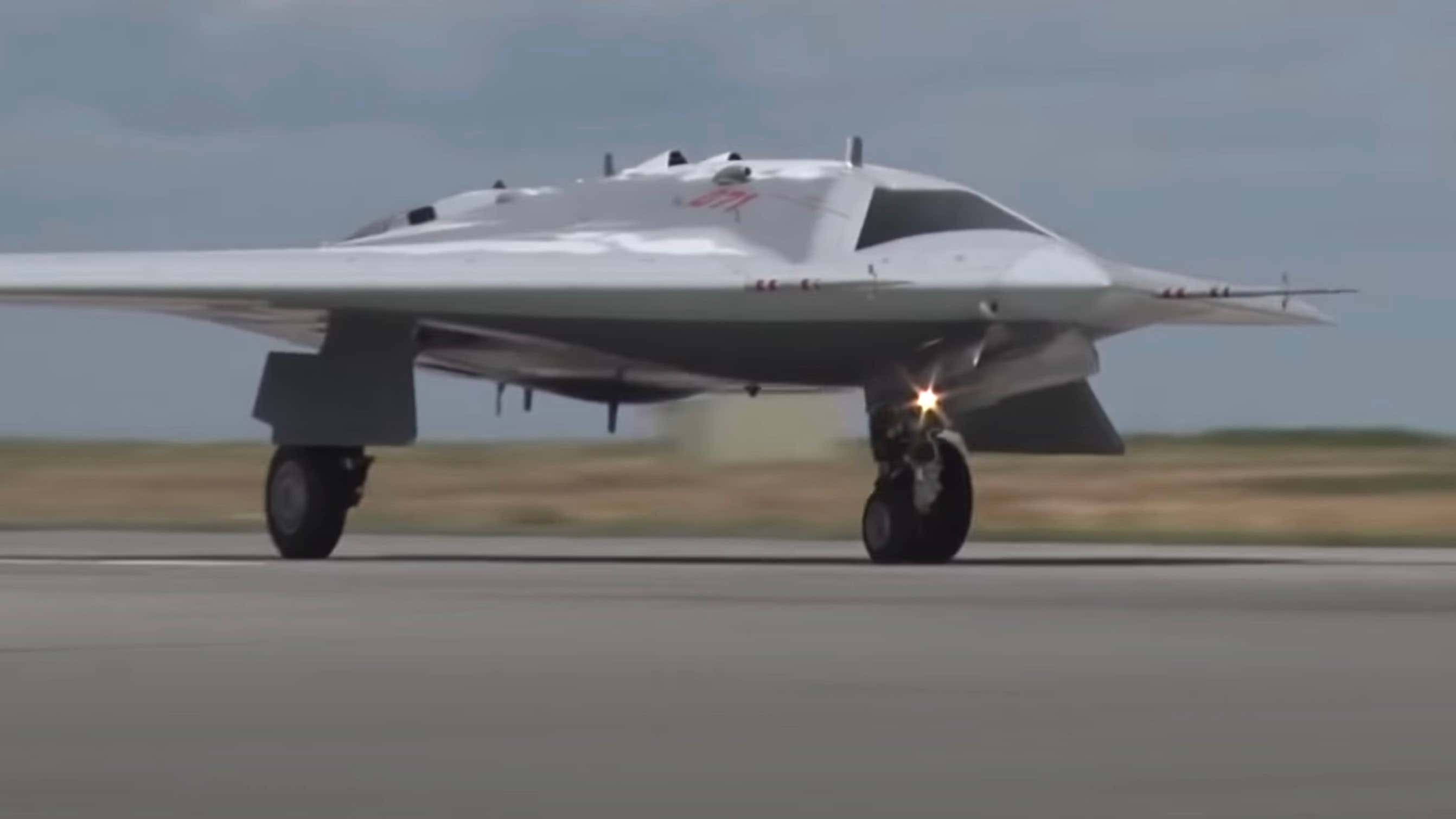 UAV tang hinh cua Nga thu nghiem ten lua mo phong hinh anh