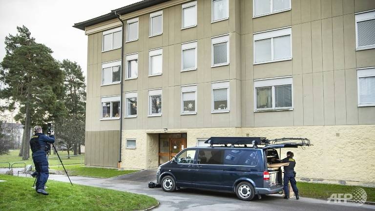 Giam giu bat hop phap anh 1