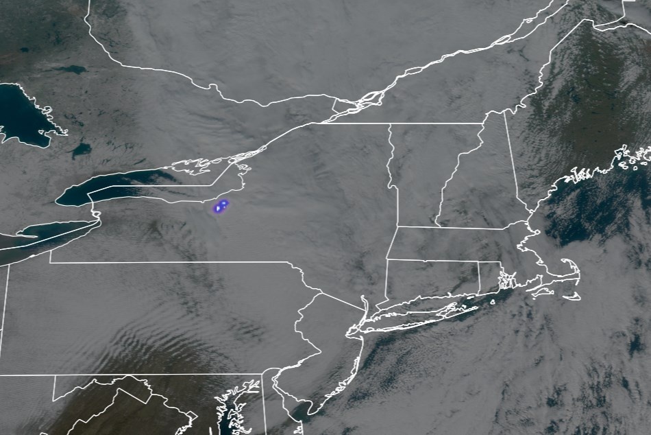Thien thach roi xuong Trai Dat anh 1