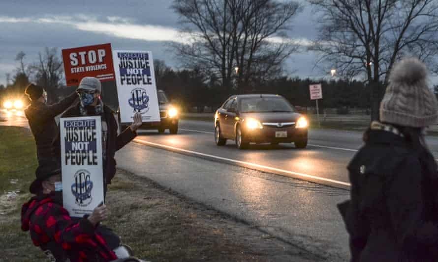 Chinh quyen Trump hanh quyet tu nhan thu 2 trong tuan hinh anh