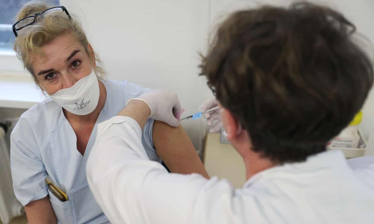 Cac nuoc giau co the thiet hai 4.500 ty USD vi tru vaccine Covid-19 hinh anh