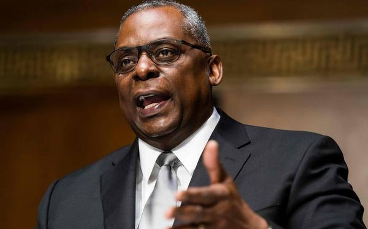 Lau Nam Goc tim cach doi pho chu nghia cuc doan trong quan doi hinh anh