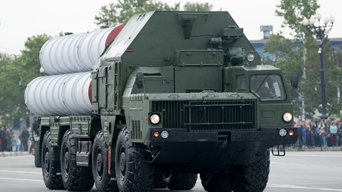 Xe cho ten lua S-400 gay tai nan lien hoan tren cao toc o Nga hinh anh