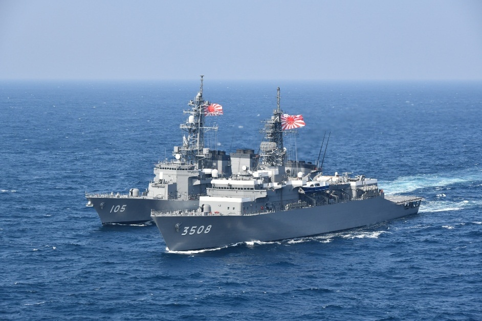 Nhat can nhac dua tau chien den quan dao Senkaku doi pho Trung Quoc hinh anh