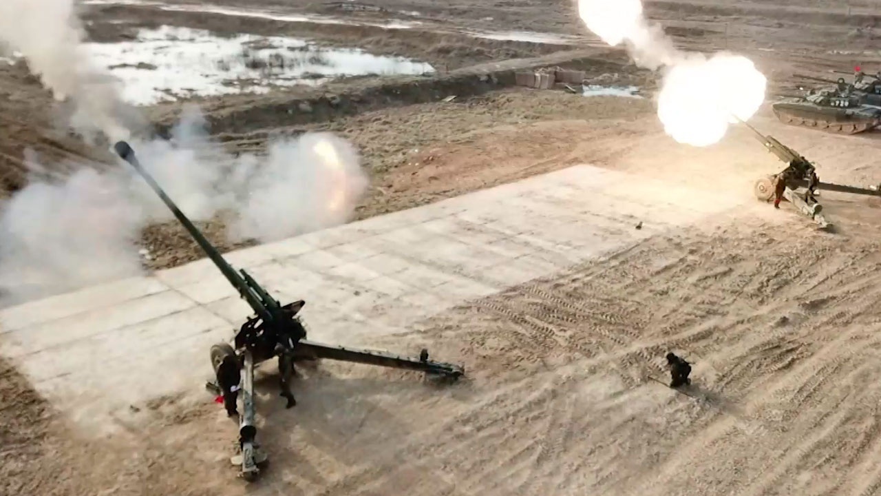 Quan doi Nga tap tran ban dan that quy mo lon hinh anh