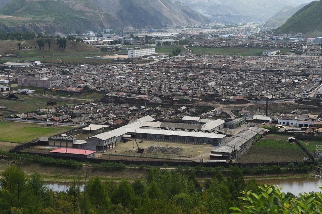 Trieu Tien xay nha may gan bien gioi Trung Quoc hinh anh