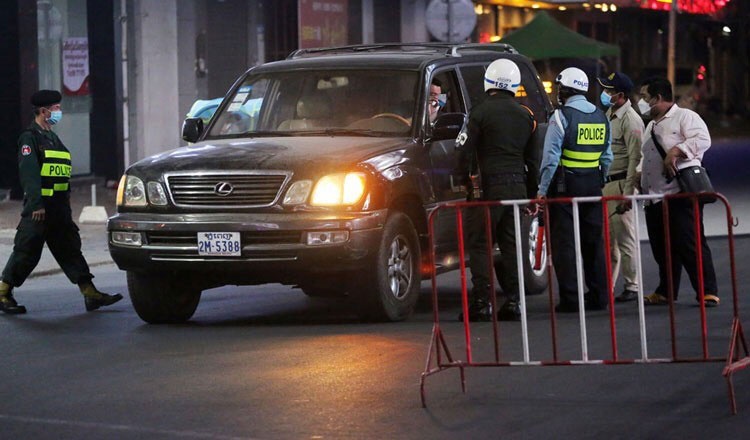 Campuchia bat 362 nguoi vi pham lenh phong toa hinh anh