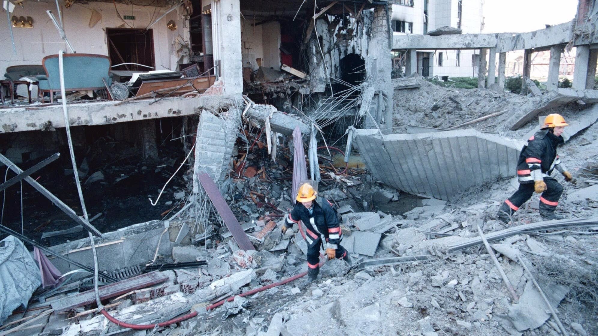 Vu danh bom dai su quan Trung Quoc anh 2