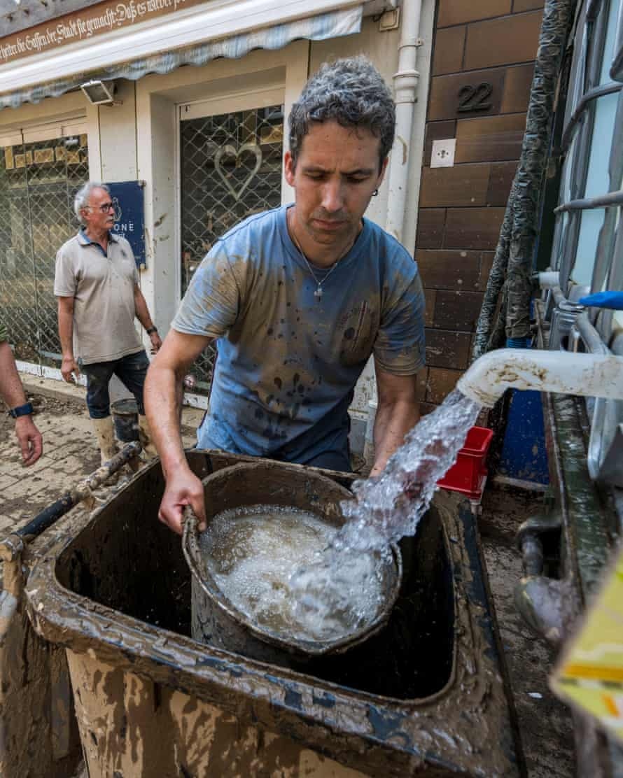 Lu lut nghiem trong o Duc anh 8