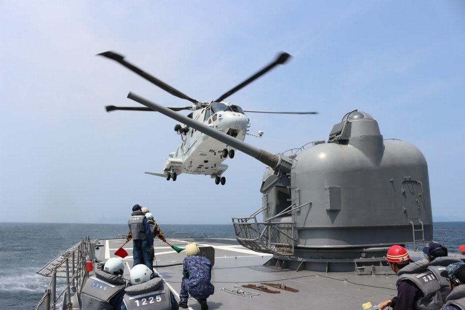 Nhat sua doi ke hoach quoc phong, tap trung doi pho Trung Quoc hinh anh