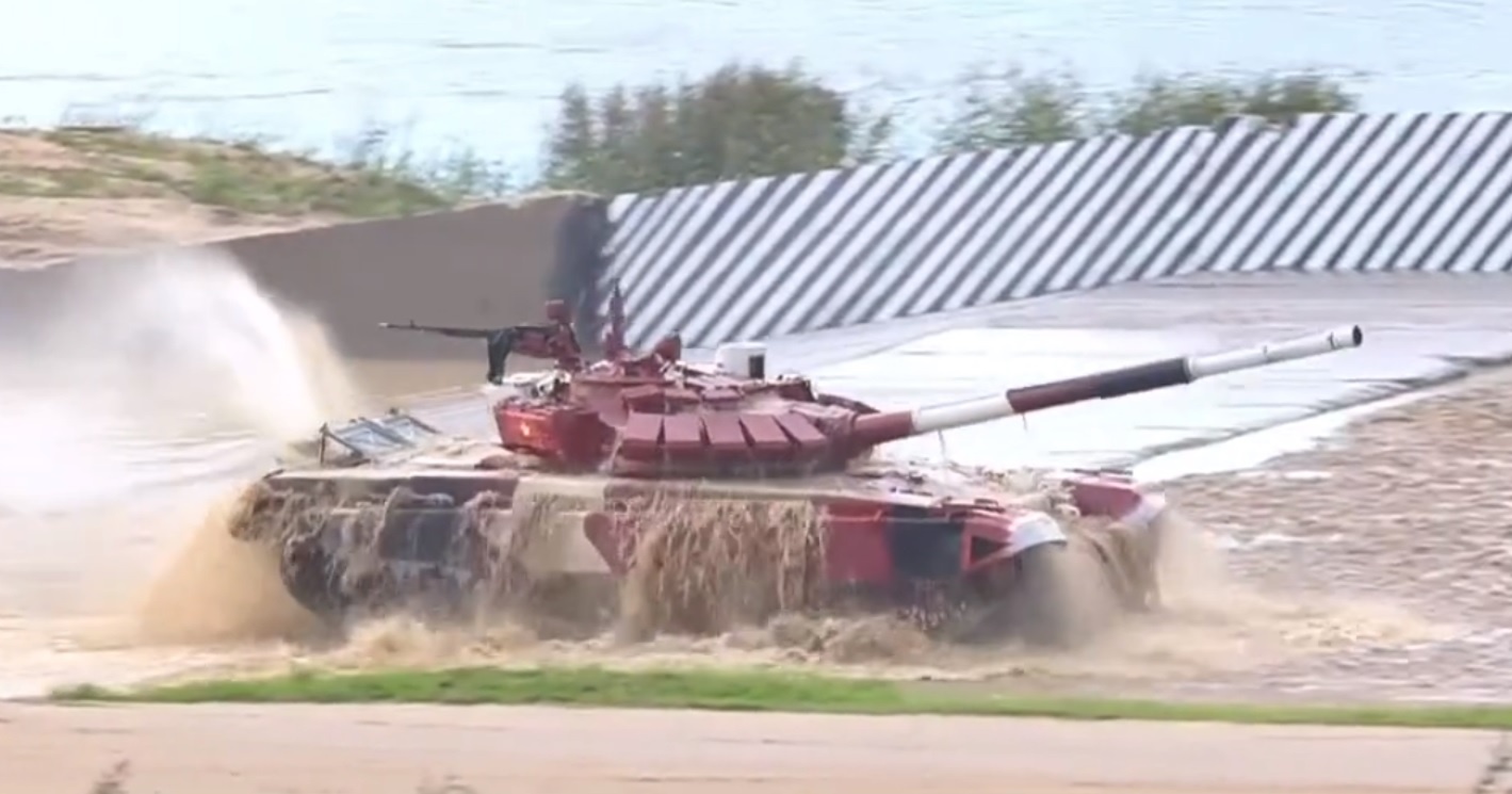 Doi xe tang Viet Nam ve nhi o tran ra quan Tank Biathlon 2021 hinh anh