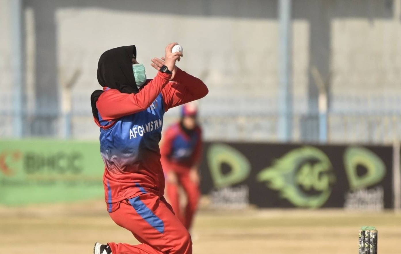 Taliban cam phu nu choi the thao hinh anh