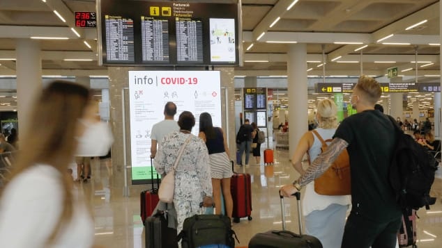 Bien chung Delta bung phat, chau Au 'dong dan cua' voi nguoi My hinh anh