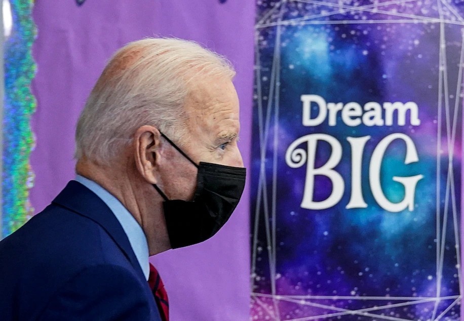 Tong thong Biden quyet tiem vaccine cho 70% dan so the gioi hinh anh