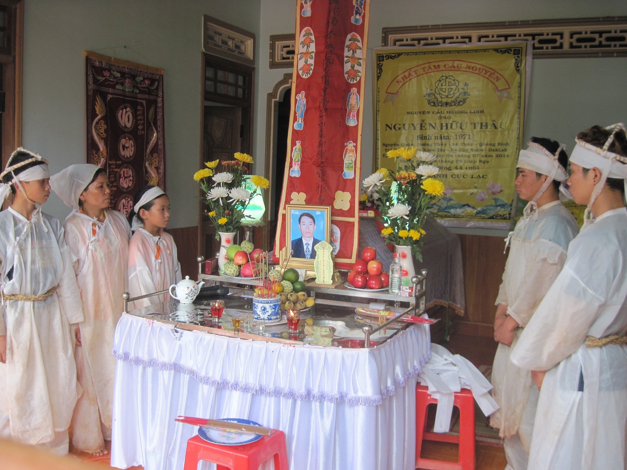 Chet bat thuong sau khi bi cong an tam giu hinh anh