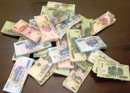 Bat tam giam giam doc lua dao 500 trieu dong hinh anh