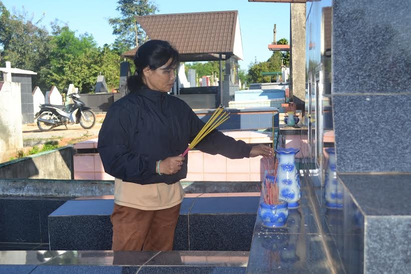 Nguoi phu nu hon 10 nam 'xay nha' cho thai nhi bi bo roi hinh anh