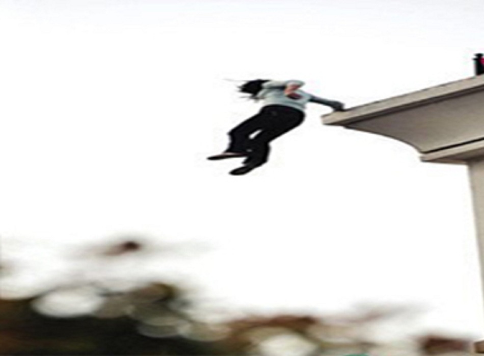 Nhay tu lau 3 tu tu vi mot nam nhap vien 6 lan hinh anh