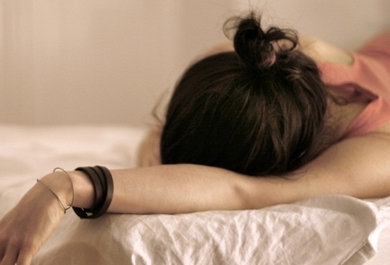 Dang nhau, len vao buong sam so vo ban hinh anh