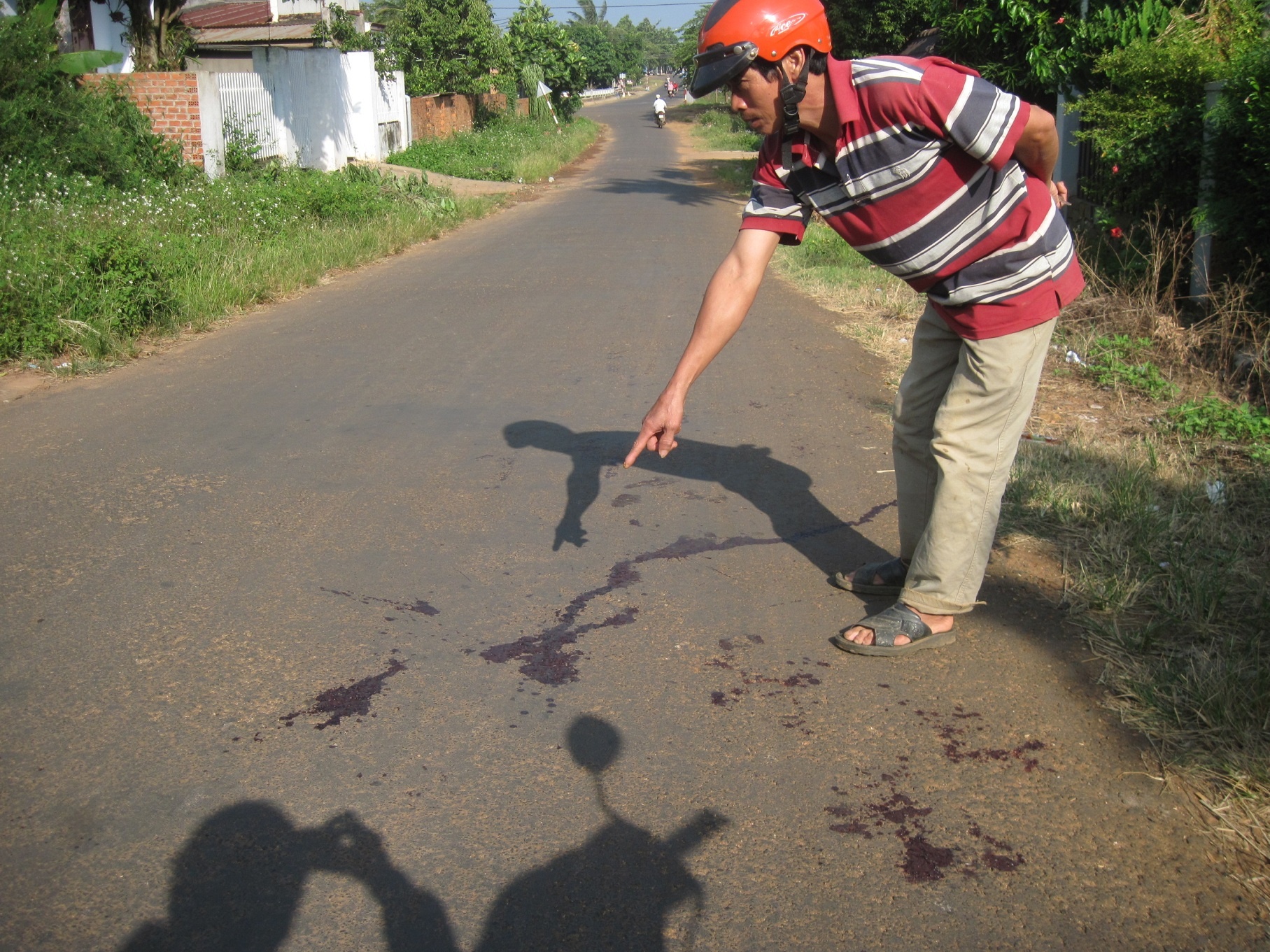 Hiện trường đẫm máu nơi anh Hoàng bị chém đứt tay.