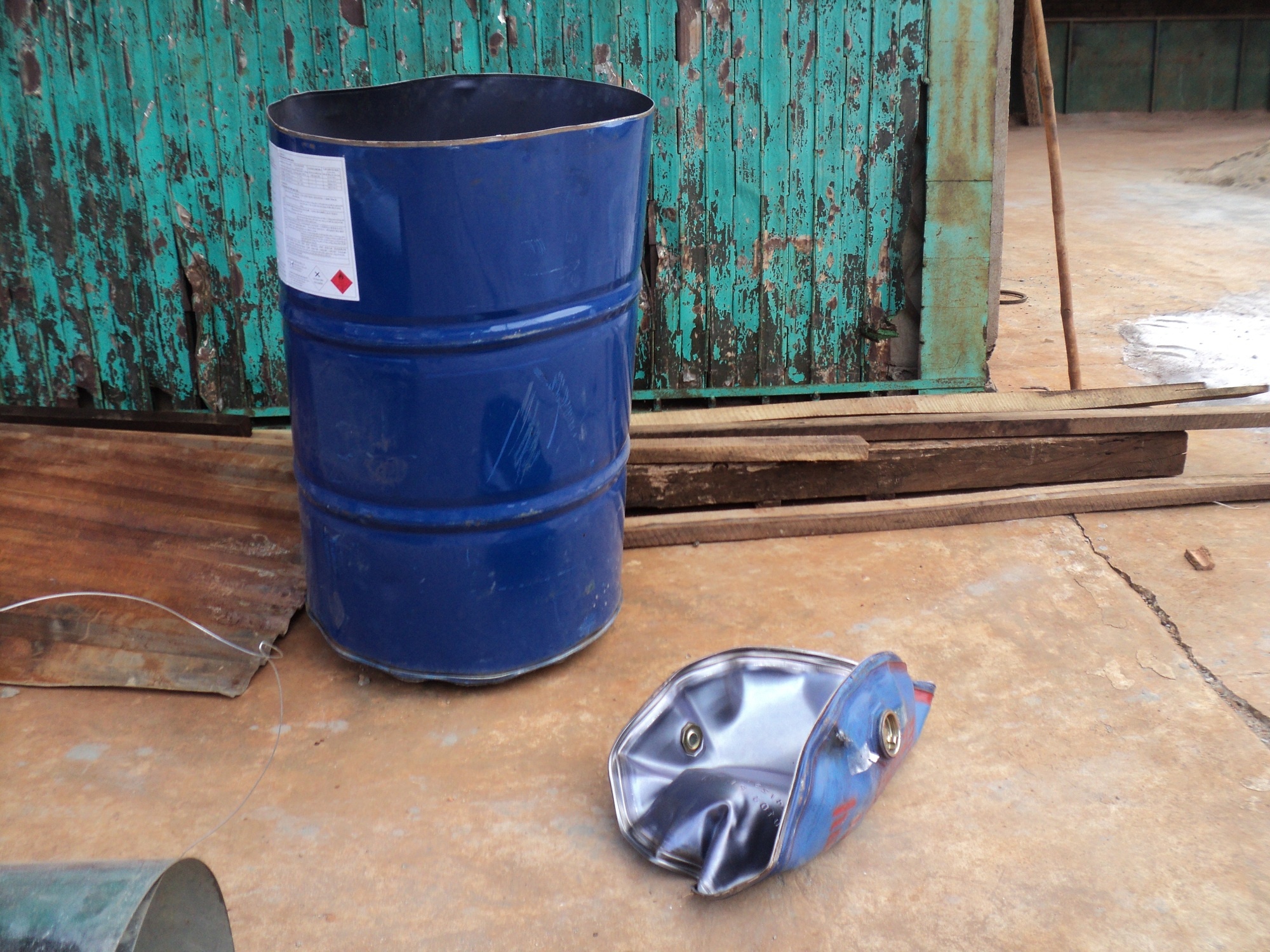 Thung phuy phat no nhu bom, nan nhan tu vong tai cho hinh anh