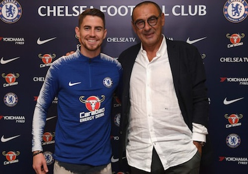 Bao ve Jorginho, Sarri chong lai ca Chelsea hinh anh