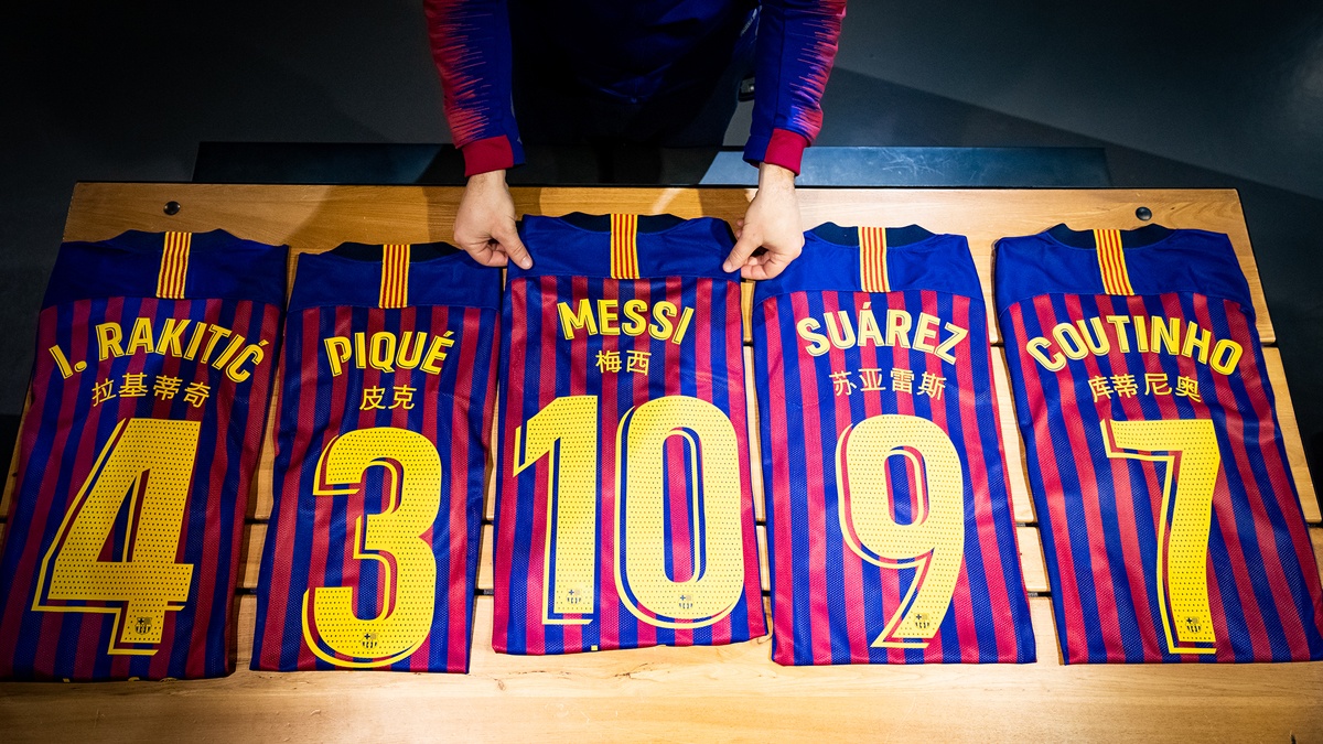 Barcelona lấy lòng fan Trung Quốc ảnh 1 Barcelona lay long fan Trung Quoc anh 1