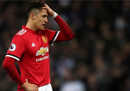 Alexis Sanchez dinh chan thuong vi va vao tro ly trong tai hinh anh