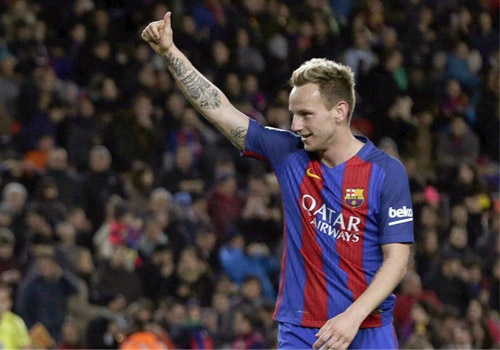 Barca tu choi gia han, Chelsea va MU vao cuoc tranh Ivan Rakitic hinh anh