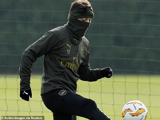 Arsenal khong thanh ly noi Mesut Oezil anh 2