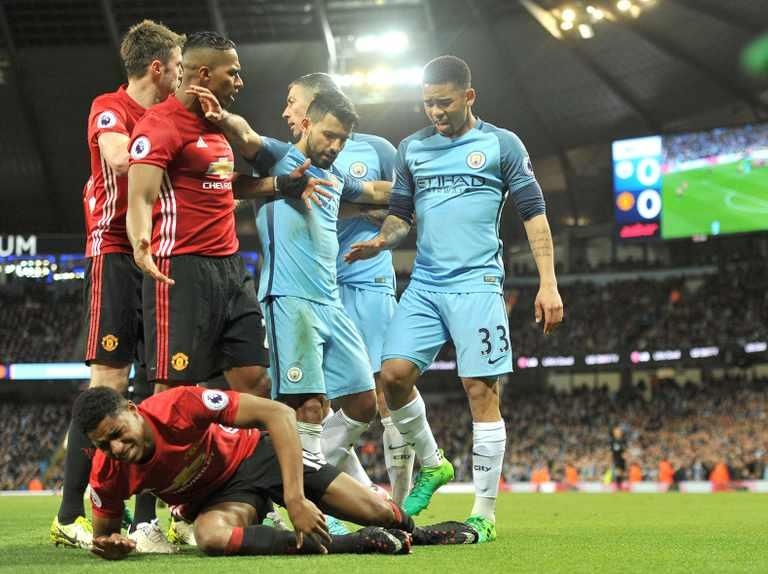Man United ngày càng ngửi khói Man City ảnh 4 Man United ngay cang ngui khoi Man City anh 4