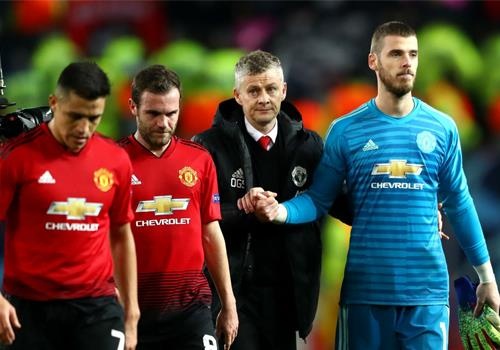 Man United tut lai the nao so voi nhung doi thu canh tranh? hinh anh