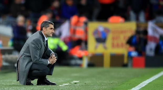 Barcelona truoc mua bong moi anh 3