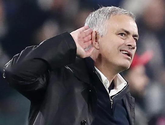 Mourinho tro lai Old Trafford va su sap dat tro treu cua so phan hinh anh