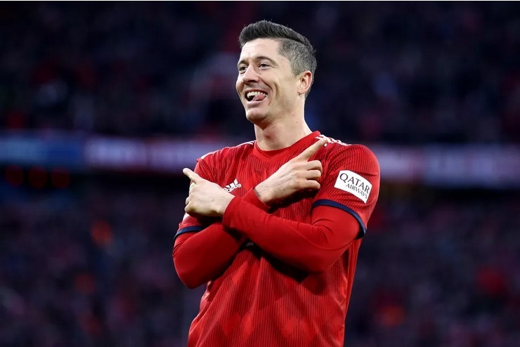 Lewandowski huong toi Sieu cup chau Au hinh anh