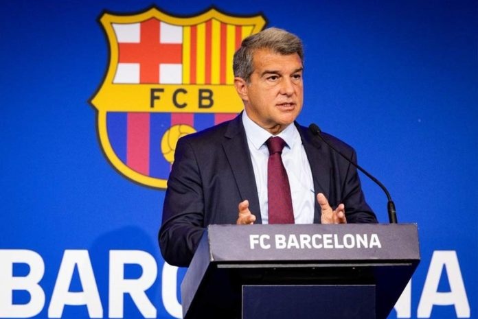 Barcelona dang bi dat hinh anh