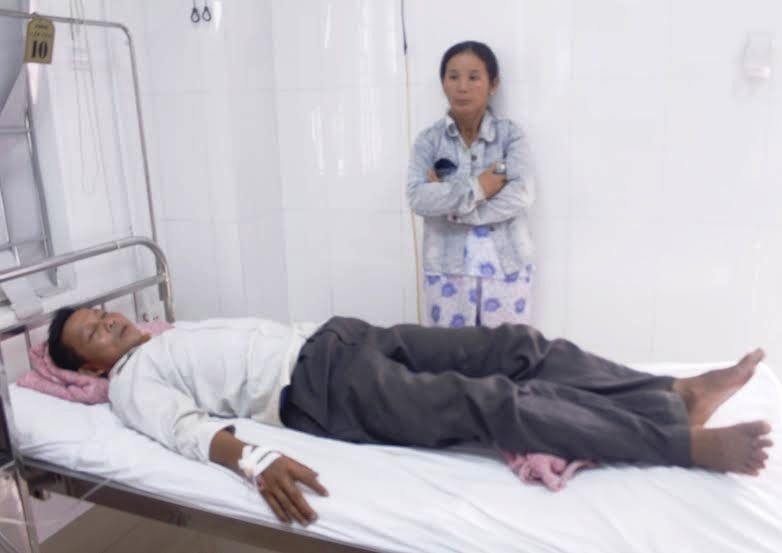 Nhom thanh nien trom vit tan cong nguoi dan hinh anh