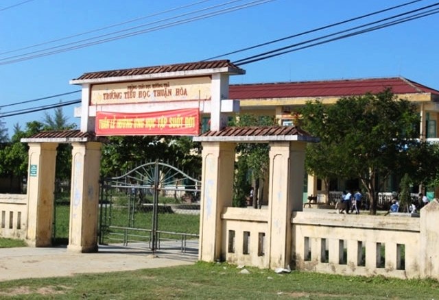 Canh cao co giao danh bam mong hoc sinh hinh anh