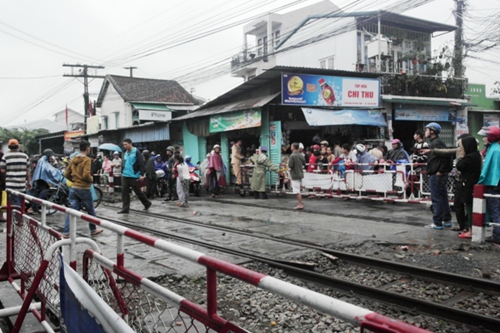 Hiện trường vụ tai nạn đường sắt. Ảnh: Điền Quang