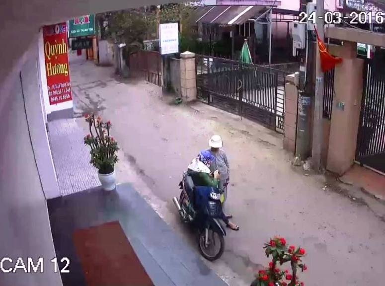 thôi miên bà lão giữa ban ngày ảnh 1 thoi mien ba lao giua ban ngay anh 1