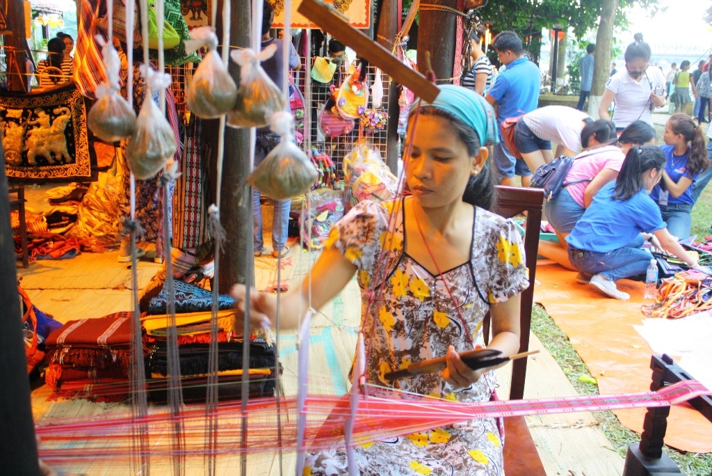 Festival Hue 2016: Nhieu chuong trinh moi dac sac hinh anh