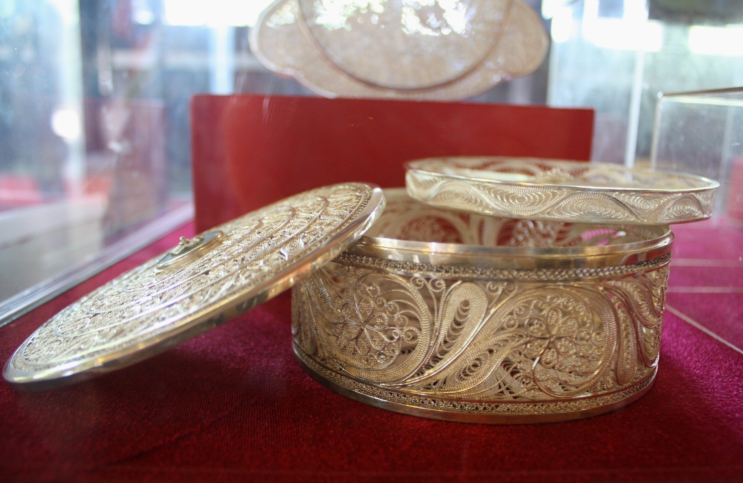 Co vat thoi Nguyen, do thu cong doc dao tai Festival Hue hinh anh