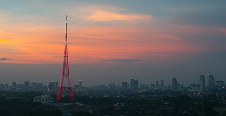 Song phat thanh huyen Phu Loc bi chen song Trung Quoc hinh anh