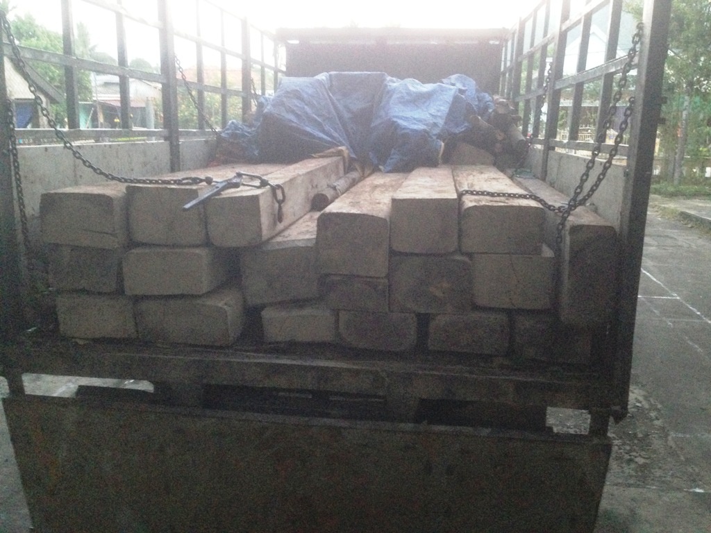 Kiem lam truy duoi xe go lau hon 2 km duong rung hinh anh