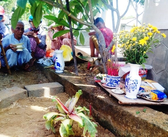 Chinh quyen xa giai tan dam dong khan vai cay chuoi 'than' hinh anh