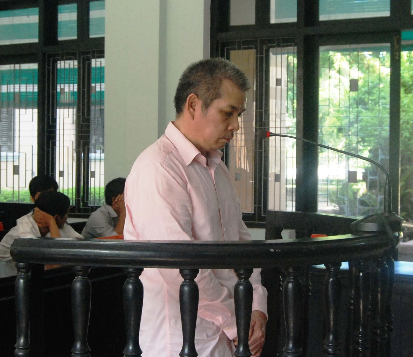 Lua hon 2 ty dong, nguyen pho bi thu phuong lanh 12 nam tu hinh anh