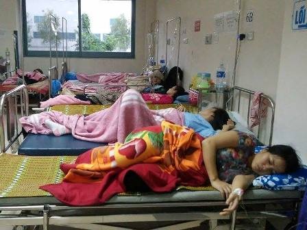 Gan 90 nguoi nhap vien sau khi an banh mi hinh anh